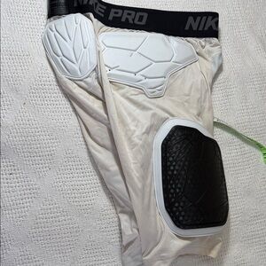 Nike Pro Hyperstrong Top in Gray and White